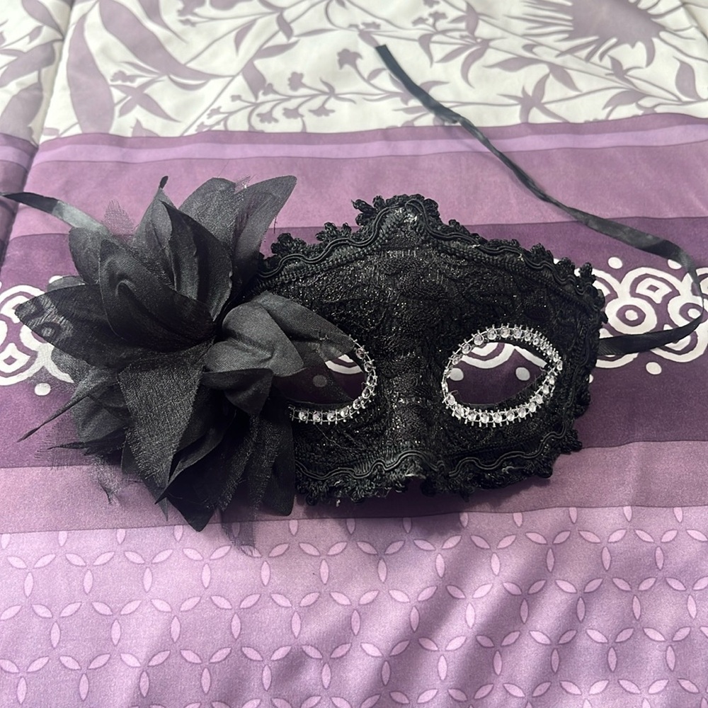Masquerade Mask (Never Worn!!)
